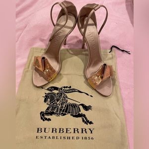 Burberry Prorsum Bow Berkeley high heel satin sandal, Beige with gold, size 39.
